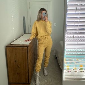 NWT WeWoreWhat SET sweatpants and sweatshirt hoodie set sand color